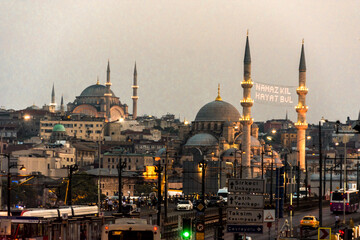 Fototapeta na wymiar Sunset in Istanbul, Turkey with Suleymaniye Mosque (Ottoman imperial mosque). View from Galata Bridge in Istanbul.