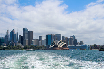 Sydney Oper vom Fluss aus 