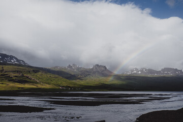 Islande, paysage arc-en-ciel