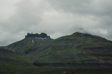 Montagne atypique Islande