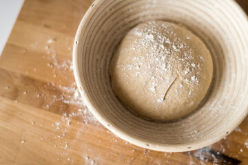 Selbstgemachter Teig. Brot backen.