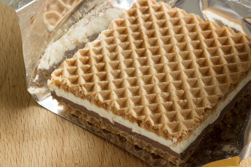 Crispy wafers with chocolate and hazelnut cream