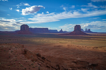 Naklejka premium sunset at artists point in monument valley, usa