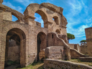 Traces of bygone eras next to Rome, on Ostia Antica