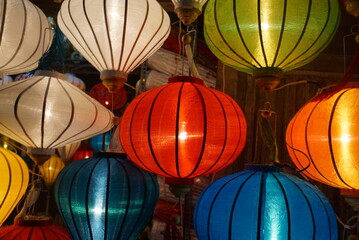 ランタンで彩るホイアンの夜