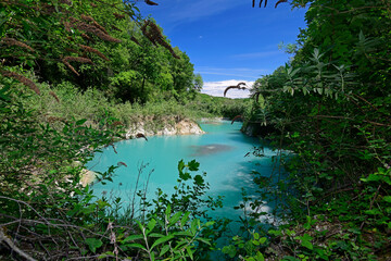 turquoise lake in a former quarry / türkiser See in einem ehemaligen Steinbruch