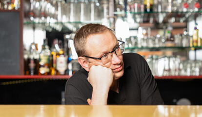 pub host worries because of no guests in his pub