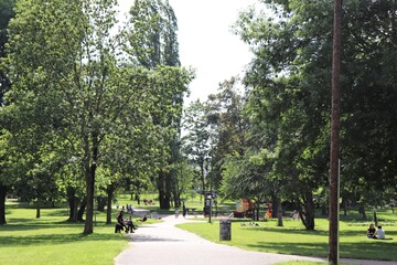 Le parc des Lilattes à Bourgoin, grand espace vert, ville de Bourgoin Jallieu, Département de l'Isère, France