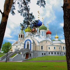 Fototapeta na wymiar Cathedral Church of Igor Chernigov in Peredelkino. Moscow.