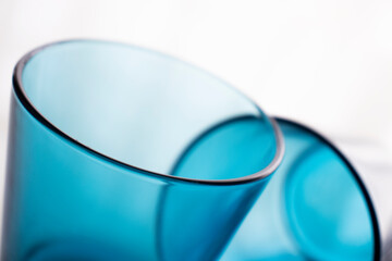 ターコイズブルーのタンブラーのクローズアップ