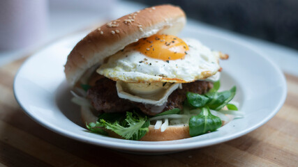 Burger egg letuce chesse restaurant