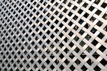 The outer wall of the three-dimensional hollow lattice building