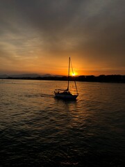 Fototapeta premium sailboat at sunset