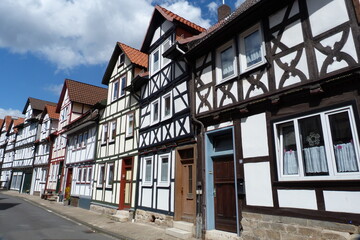 Fototapeta na wymiar Historisches Stadtbild in Bad Sooden-Allendorf mit historischer Architektur aus vielen Fachwerkhäusern