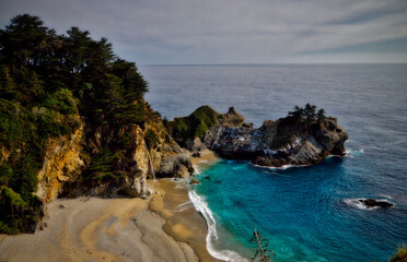McWay Falls, Julia Pfeiffer Burns State Park, Big Sur, California, USA