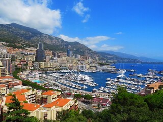 Naklejka na ściany i meble Monaco harbour and cityscape, Monte Carlo - Puerto y paisaje urbano de Mónaco, Monte Carlo