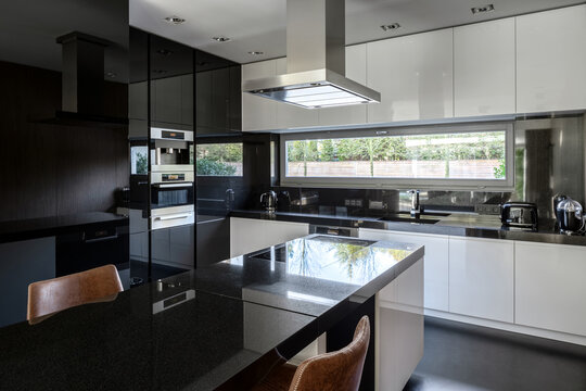 Modern black and white kitchen