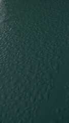 gotas congeladas sobre verde