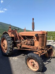 Obraz premium Old tractor