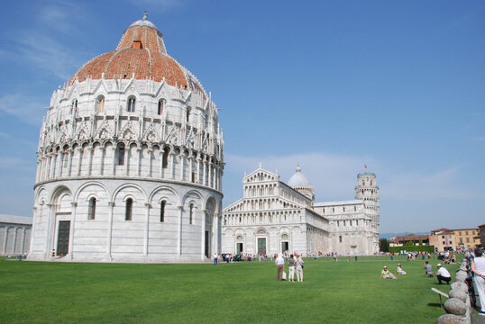 Square of Miracles, Pisa, Tuscany - Italy © Cosca