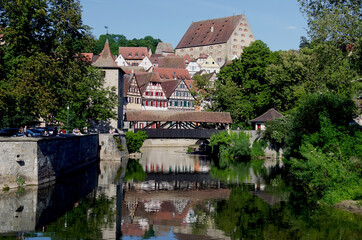 Fototapeta na wymiar The river Kocher at the old town of Schwäbisch Hall, Germany