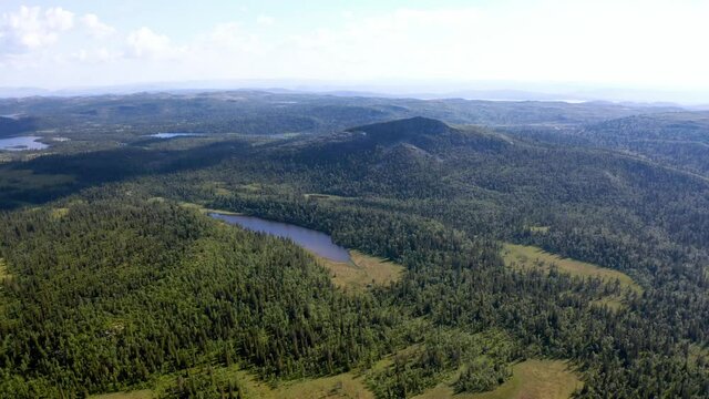 Drone in Hallingdal. Recorded in &Aring;l.