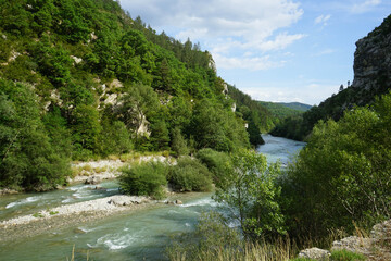 Fototapeta na wymiar The long Verdon River in south-eastern France