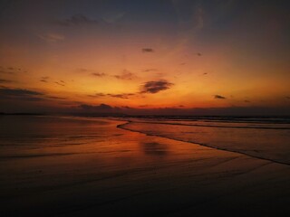 Fototapeta na wymiar Sunset at the beach - Atardecer en la playa