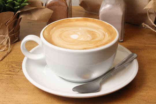 Caf&eacute; latte, capuchino o con leche