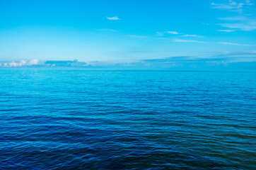 Obraz premium Beautiful sea and clouds sky