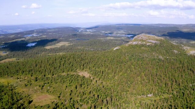 Drone in Hallingdal. Recorded in &Aring;l.
