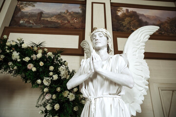 Living statue - entertainment for tourists or hotels