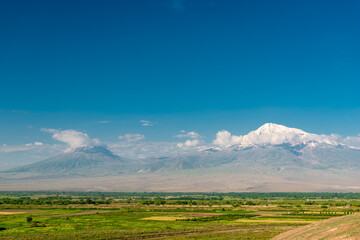 Obraz premium Big and Small Ararat on a summer sunny day, beautiful landscape
