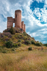 Fototapeta na wymiar castillo reduido en Castilla la Mancha, España