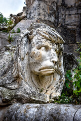 Obraz premium Sculpture of the figure of the lion at the column of San Raphael Cordoba Spain