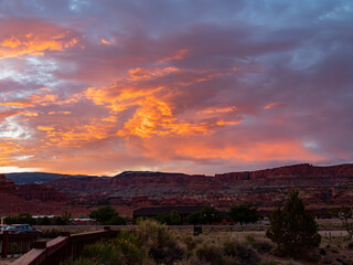 Naklejka premium Beautiful sunset rural landscape of Torrey, Utah