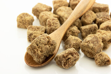 沖縄県と鹿児島県原料の黒糖