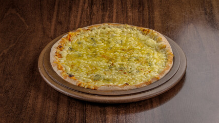 Pizza com 4 queijos