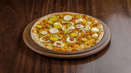 Pizza com queijo ovo e bacon