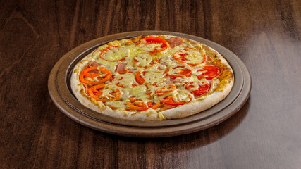 Pizza com queijo com tomate