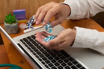 Doctor at the computer explains to the patient how to use the medicine