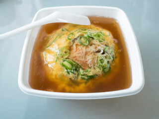 中華料理店でテイクアウトした天津飯