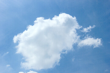 beautiful photos of the blue sky on a clear day with clean white clouds, a combination of blue and white and sparkling sunlight add a sense of enthusiasm for outdoor activities