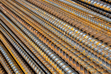 
A lot of steel wires are rusted.