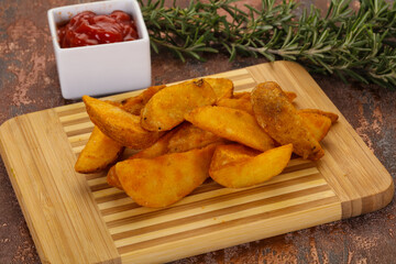 Fried potato slices