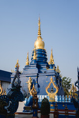 Naklejka premium Blauer Tempel Wat Rong Seur Ten in Chiang Rai, Thailand