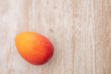 木の上にトロピカルマンゴー　tropical fruits ビタミン　可愛い