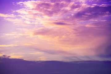 Naklejka premium Colorful cloudy sky at sunset. Sky texture. Abstract nature background