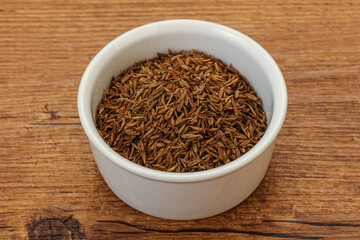 Dry zeera seeds in the bowl