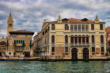 Fototapeta na wymiar venedig, italien - alte paläste am canal grande